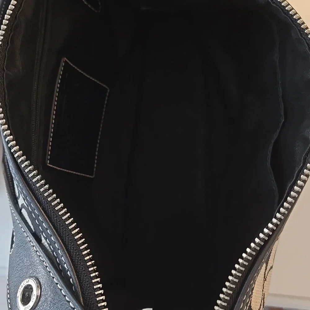 Coach Stylish Black and Cream Designer Women's Bag - Picture 5 of 6